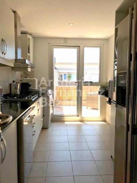 Foto de Hermoso Departamento de 3 amb. con 2 cocheras y baulera en Venta, imagen 3
