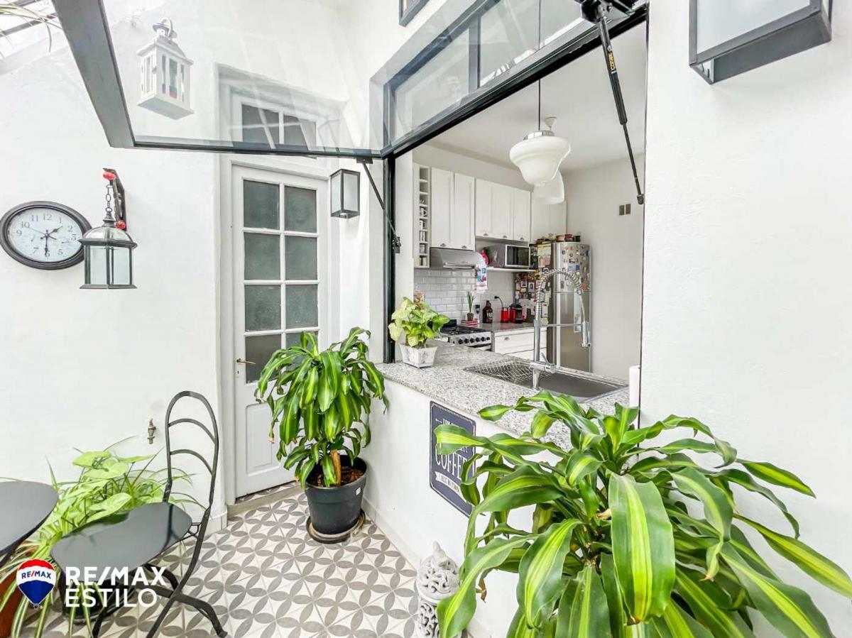 Casa PH de Categoría en Venta en 3 y 51 de 243 m². 3