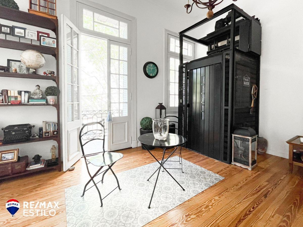 Casa PH de Categoría en Venta en 3 y 51 de 243 m². 5