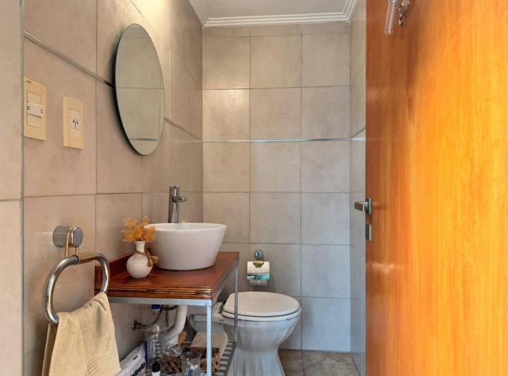 CASA EN VENTA 3 DORMITORIOS - COCHERAS -2 TALLERES 2