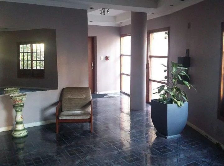 Depto-Piso, 3 ambientes. Quilmes centro, al frente 2