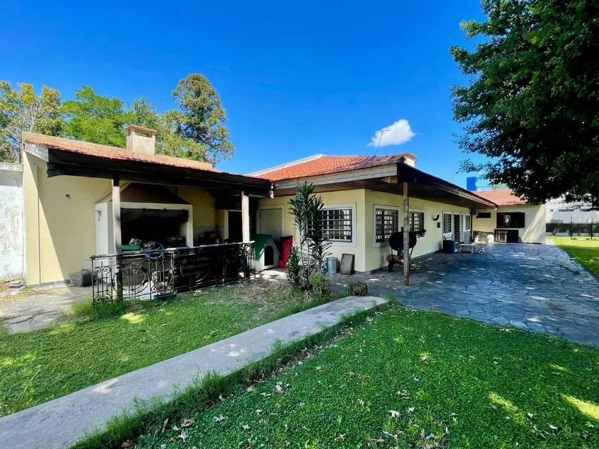 CASA en VENTA 4 dormitorios 2