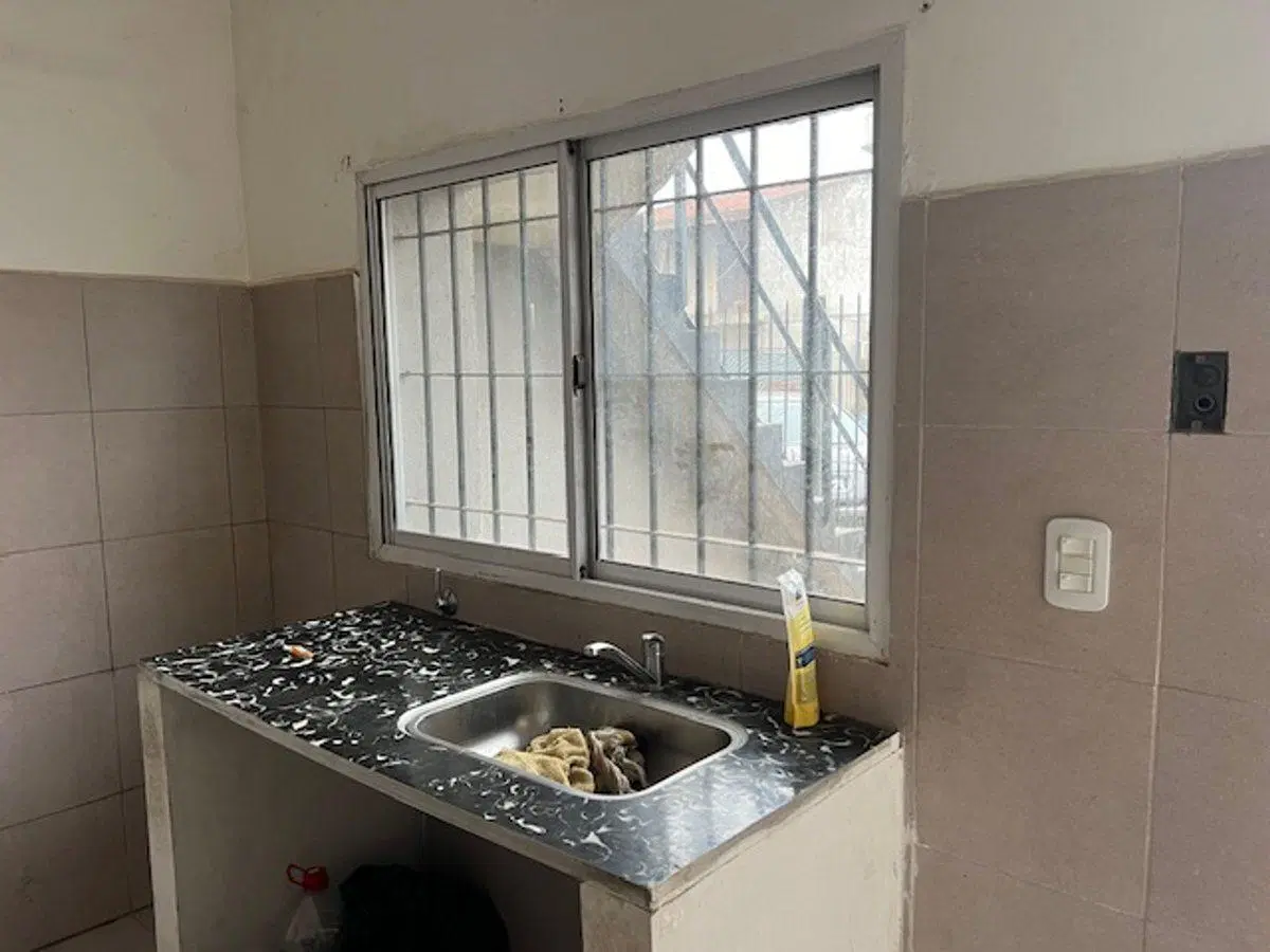 PH,patio propio, Gas,alquiler-Zeballos, al frente 3