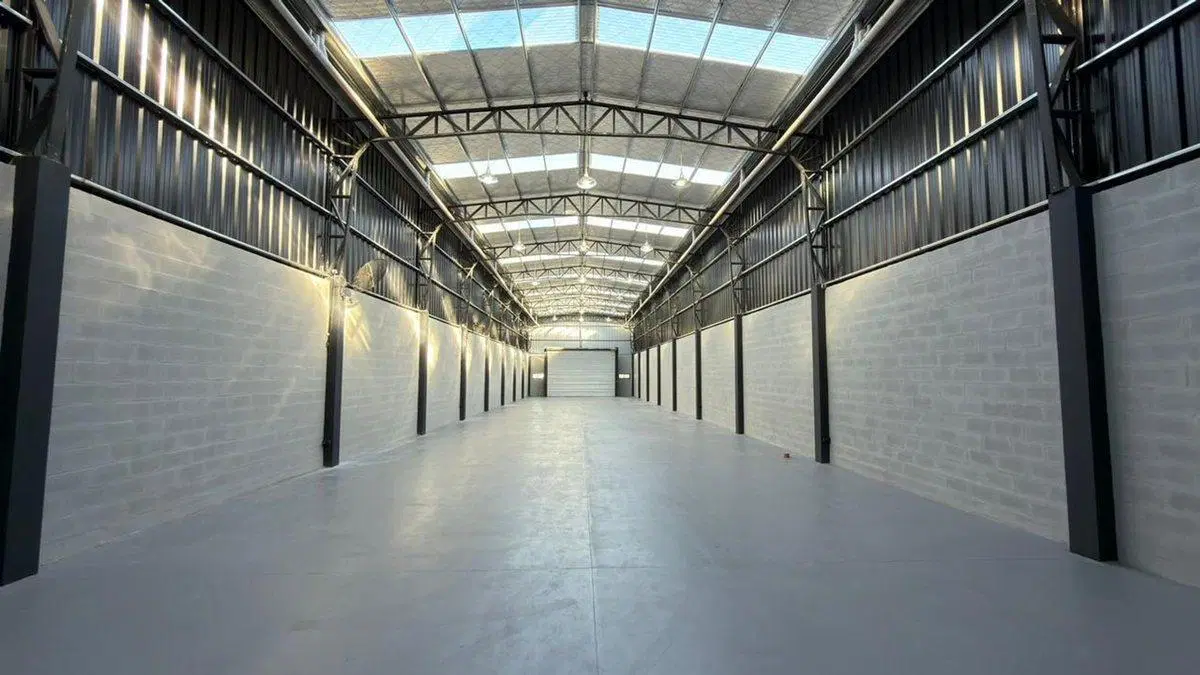 Galpon en Venta en La Plata Sobre Avenida Estrenar 5