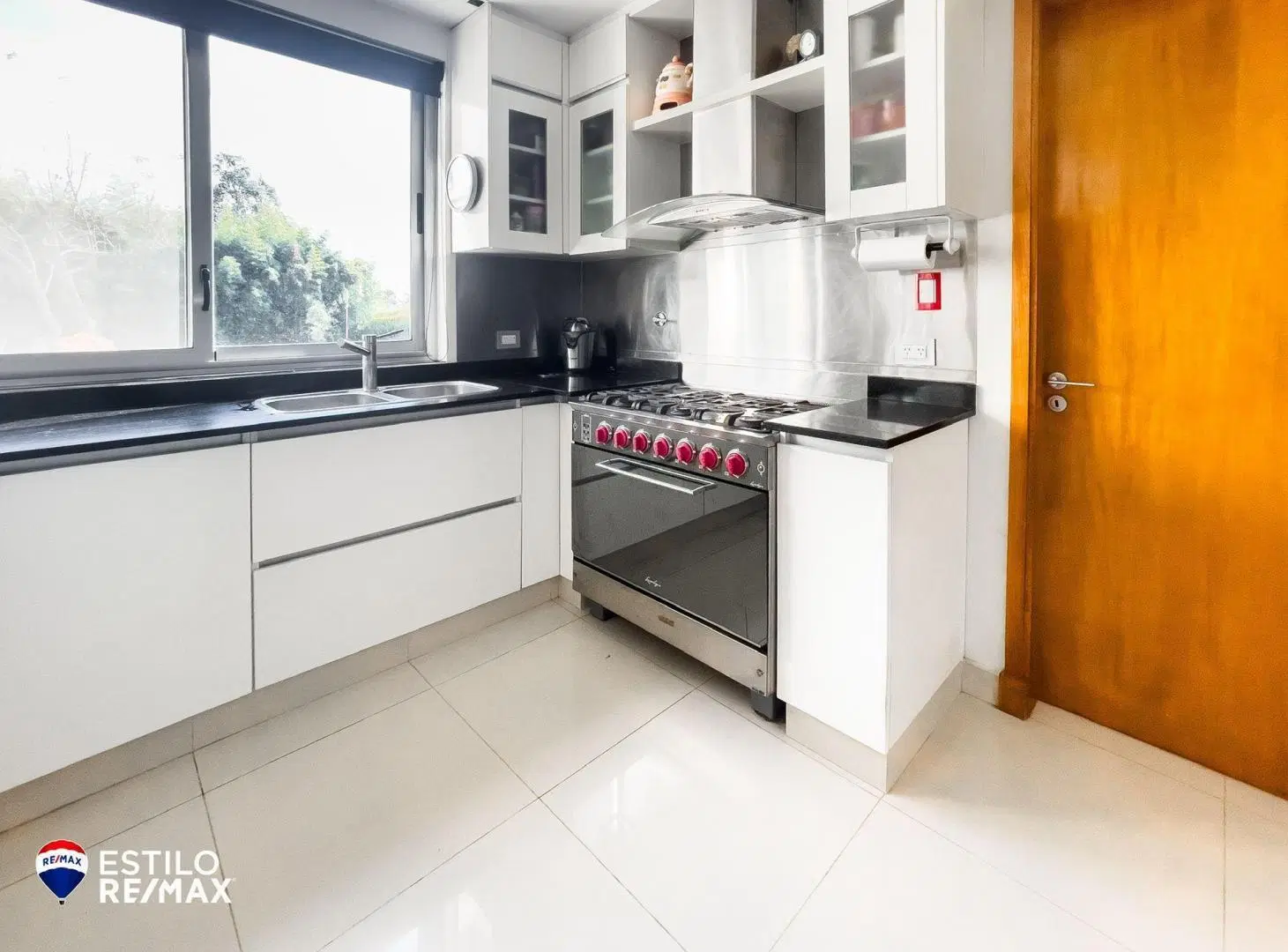 Casa en Venta Lomas de City Bell pileta y quincho 5