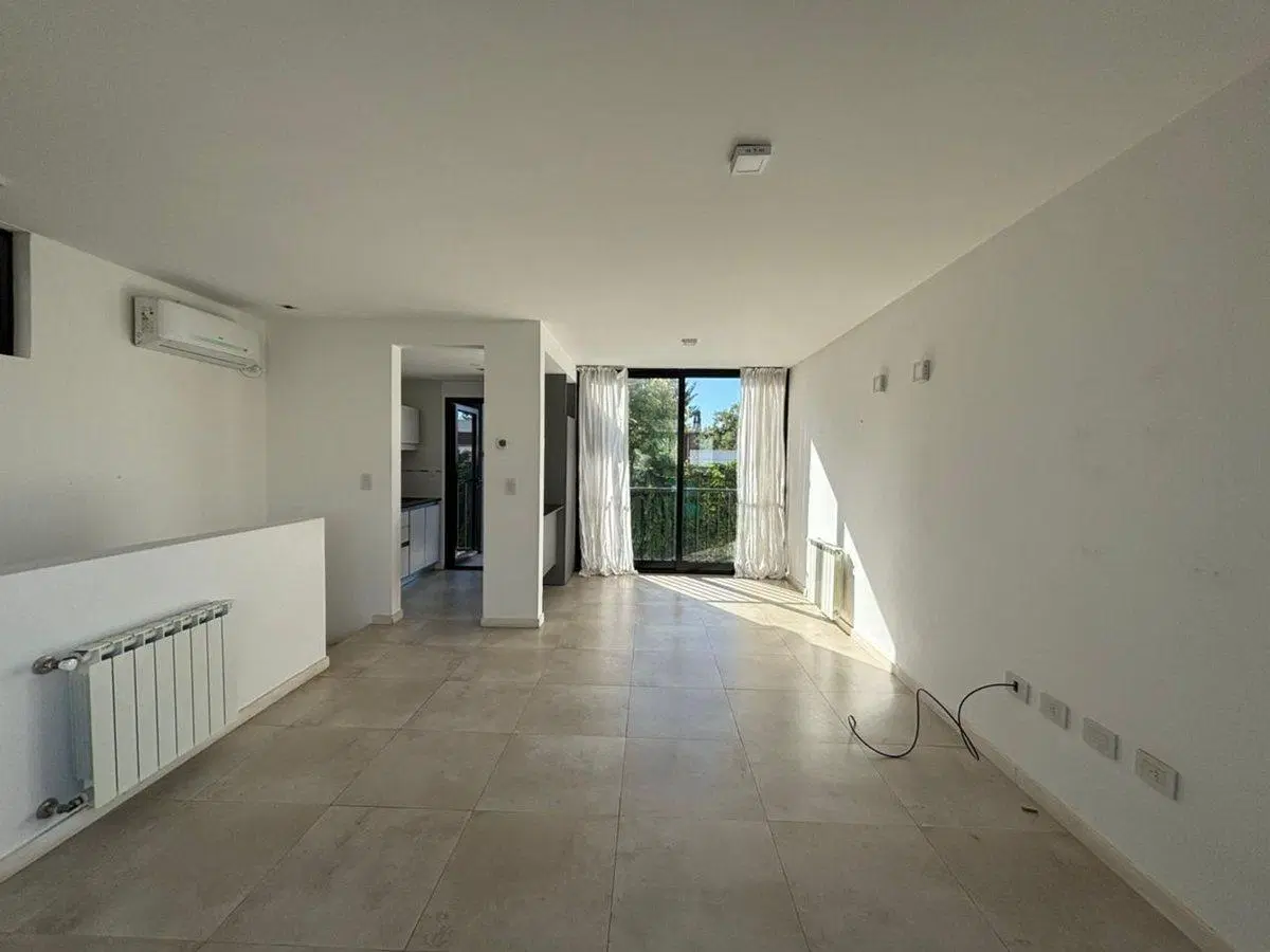 Venta de triplex de 2 dormitorios, en gonnet 2