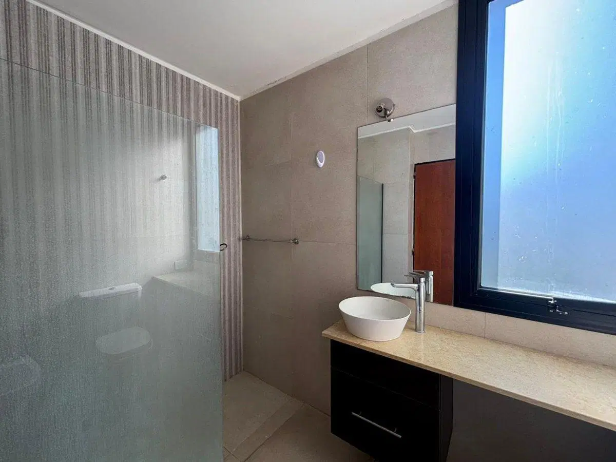 Venta de triplex de 2 dormitorios, en gonnet 3