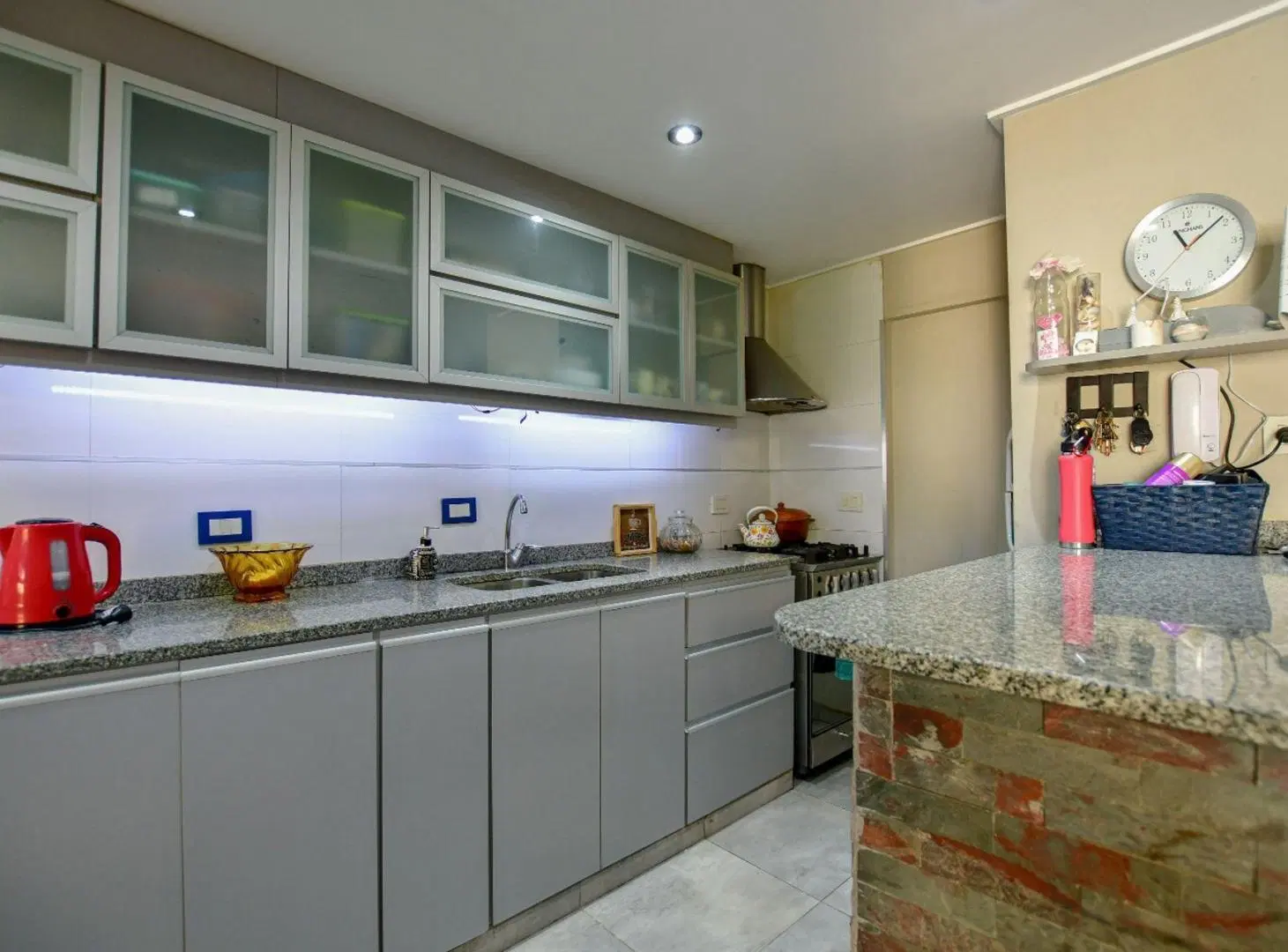 Casa en venta 3 dormitorios, pileta y cochera 5