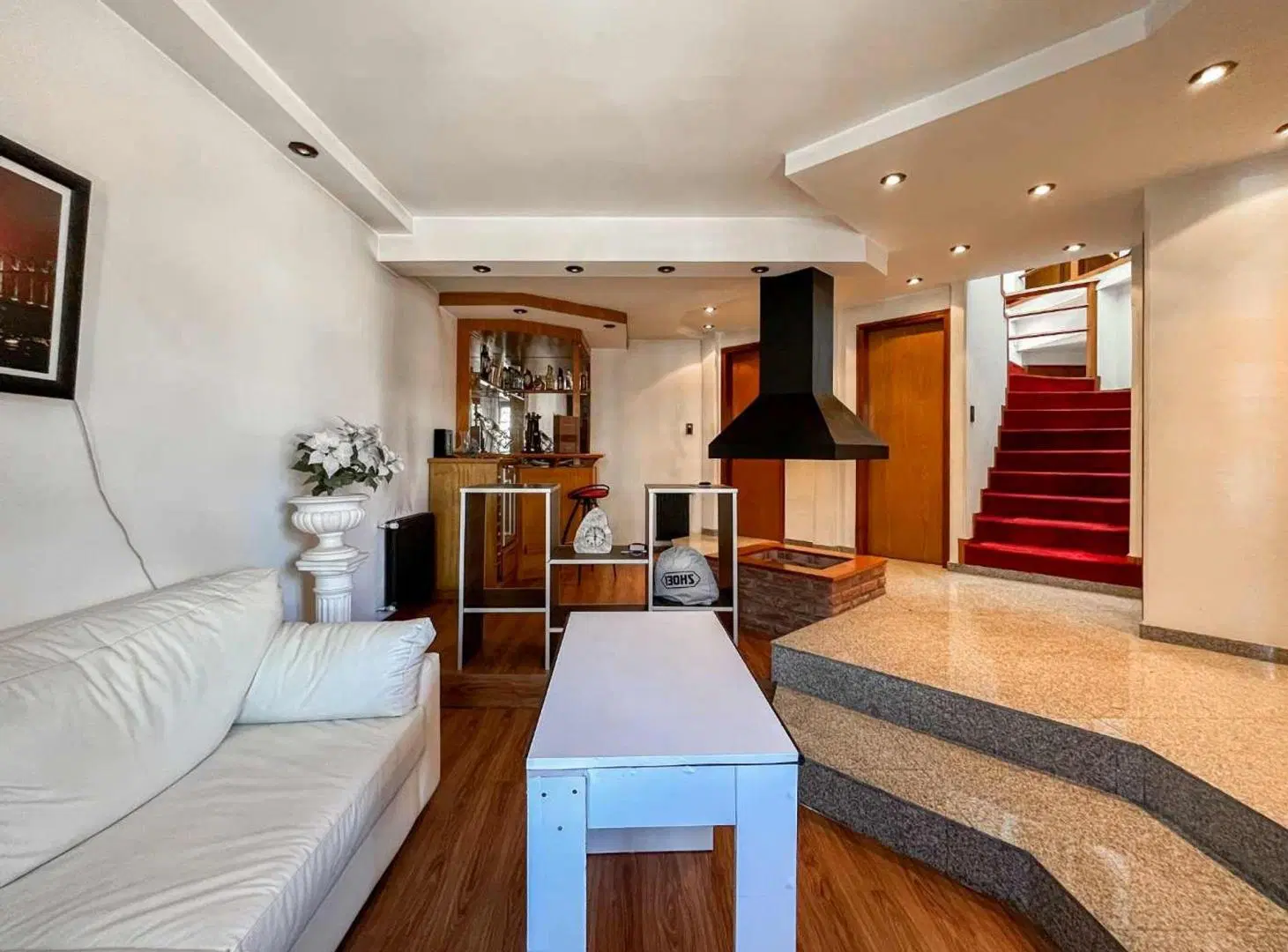 CASA 4 DORMITORIOS EN VENTA LA PLATA CON QUINCHO 2
