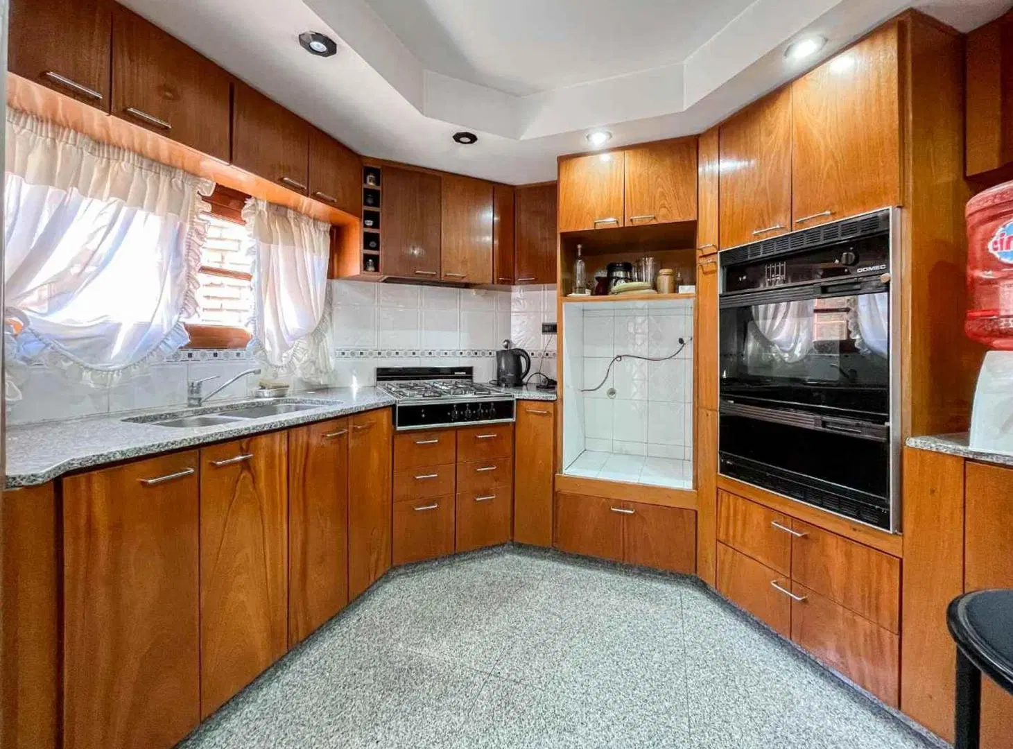 CASA 4 DORMITORIOS EN VENTA LA PLATA CON QUINCHO 3