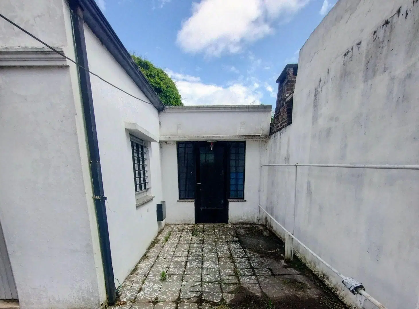 Lote con construccion a demoler. IDEAL INVERSOR. 3