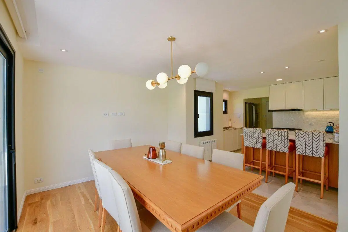 Casa en venta Miralagos 5 dormitorios APTA BANCO 4