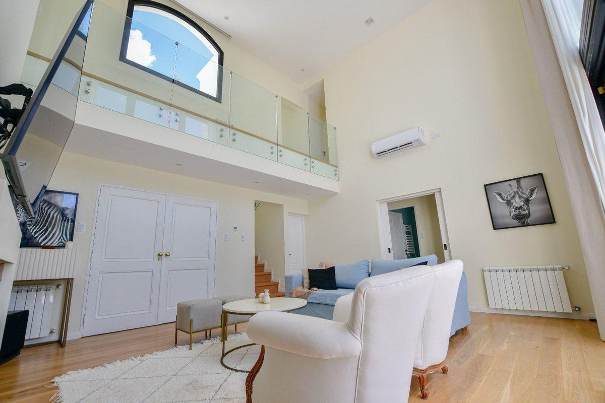 Casa en venta Miralagos 5 dormitorios APTA BANCO