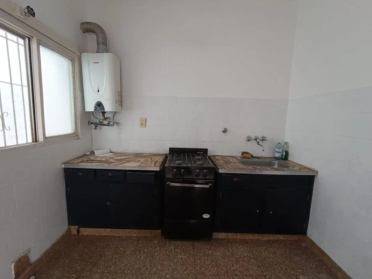 CASA EN VENTA DE 2 DORMITORIOS BERISSO 5