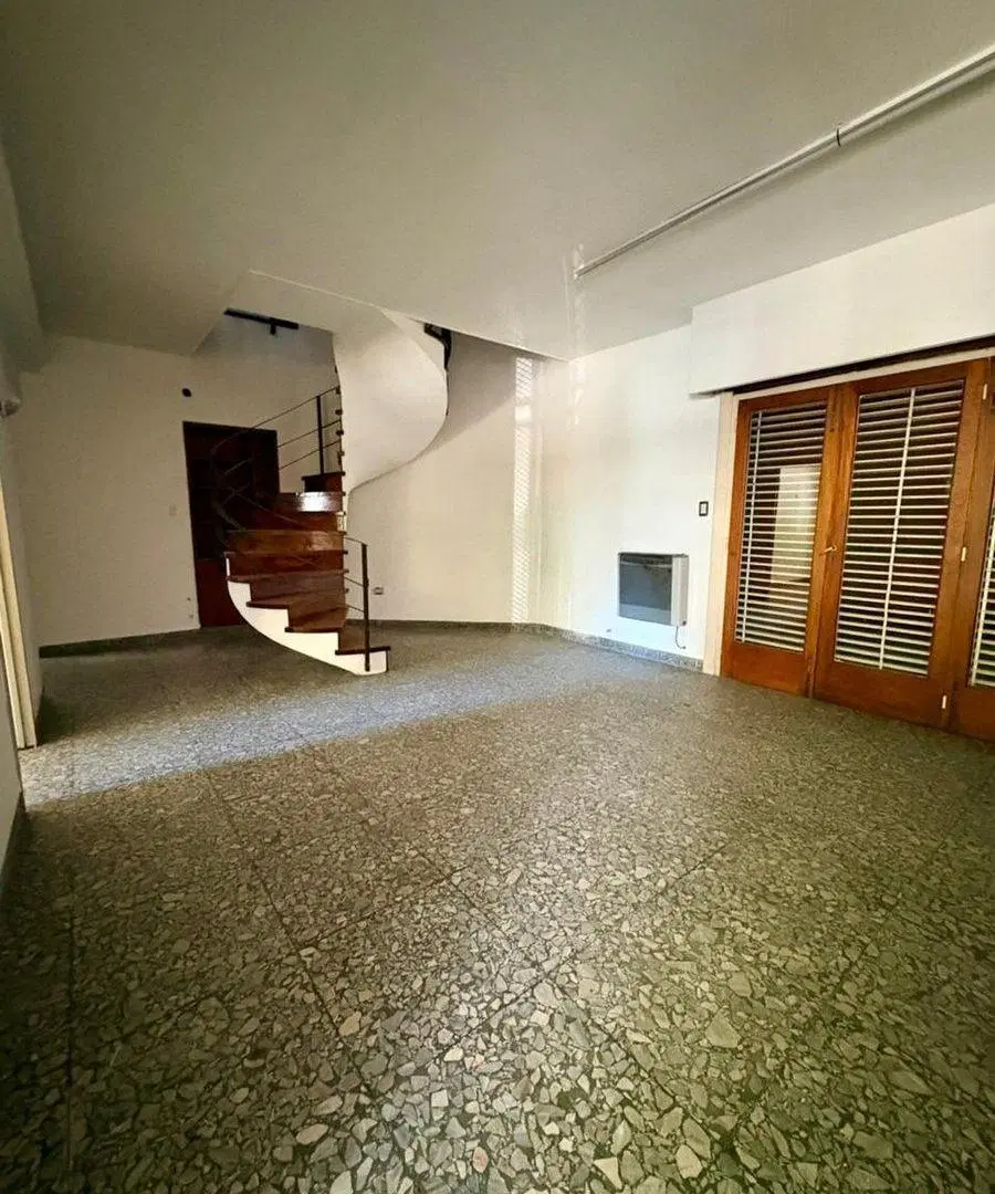 Venta Casa 4 Dormitorios a Refaccionar La Plata 2