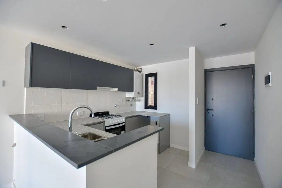 DEPARTAMENTO DE 2 DORMITORIOS EN VENTA - LA PLATA 5
