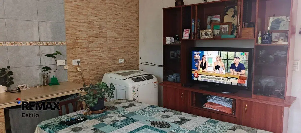 Casa 3 dormitorios en venta Los Hornos 2