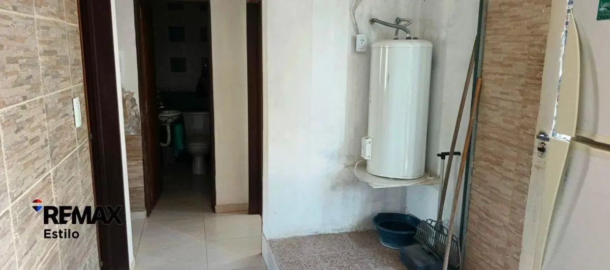 Casa 3 dormitorios en venta Los Hornos 4