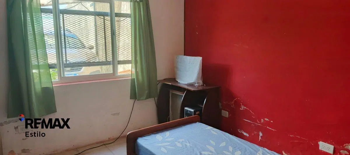 Casa 3 dormitorios en venta Los Hornos 3