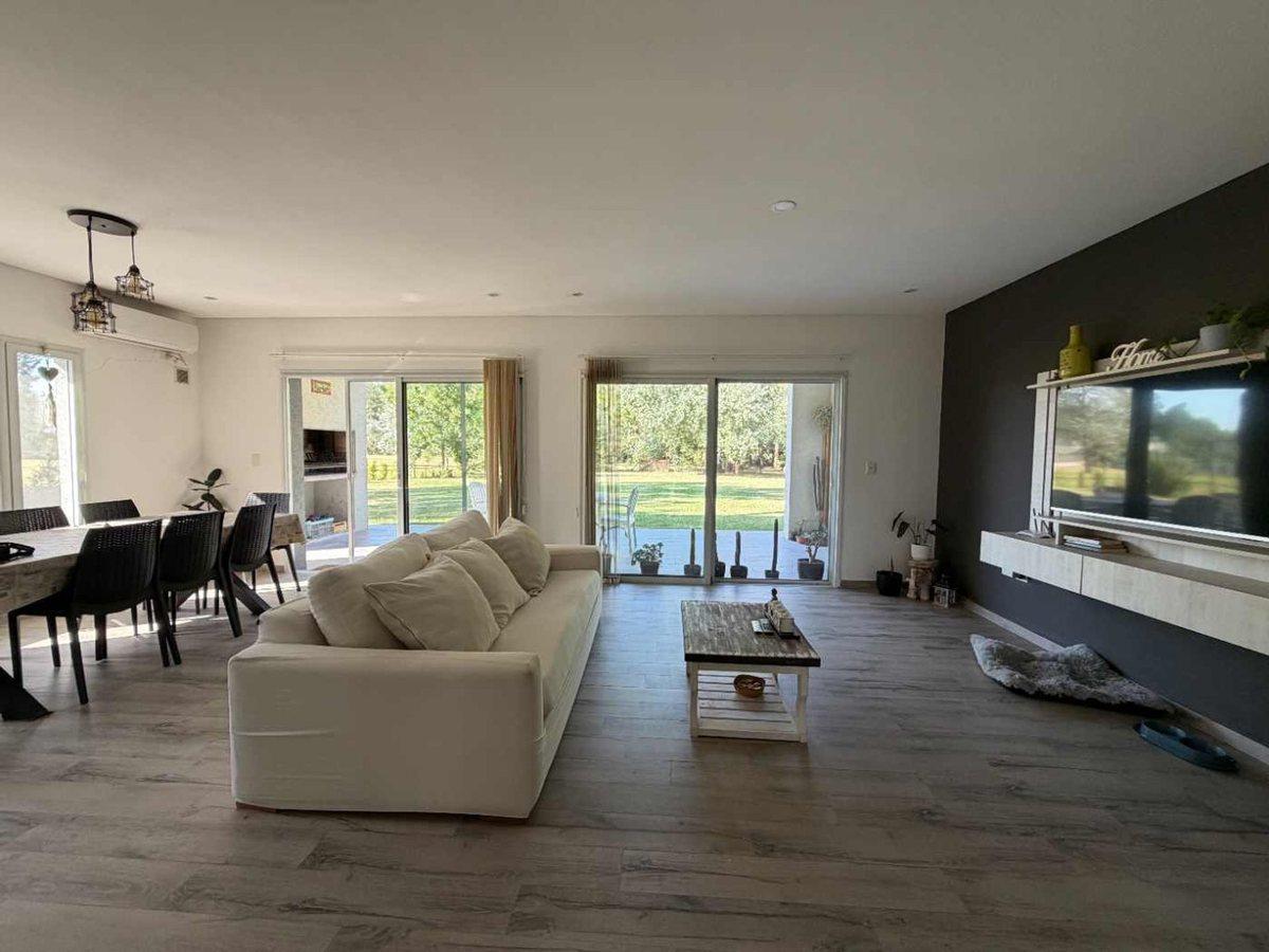 CASA EN BARRIO CERRADO MIRALAGOS - VENTA
