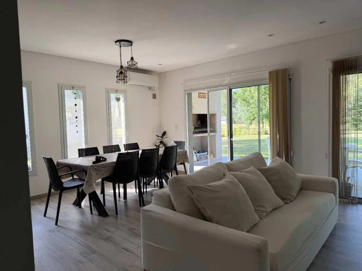 CASA EN BARRIO CERRADO MIRALAGOS - VENTA 3
