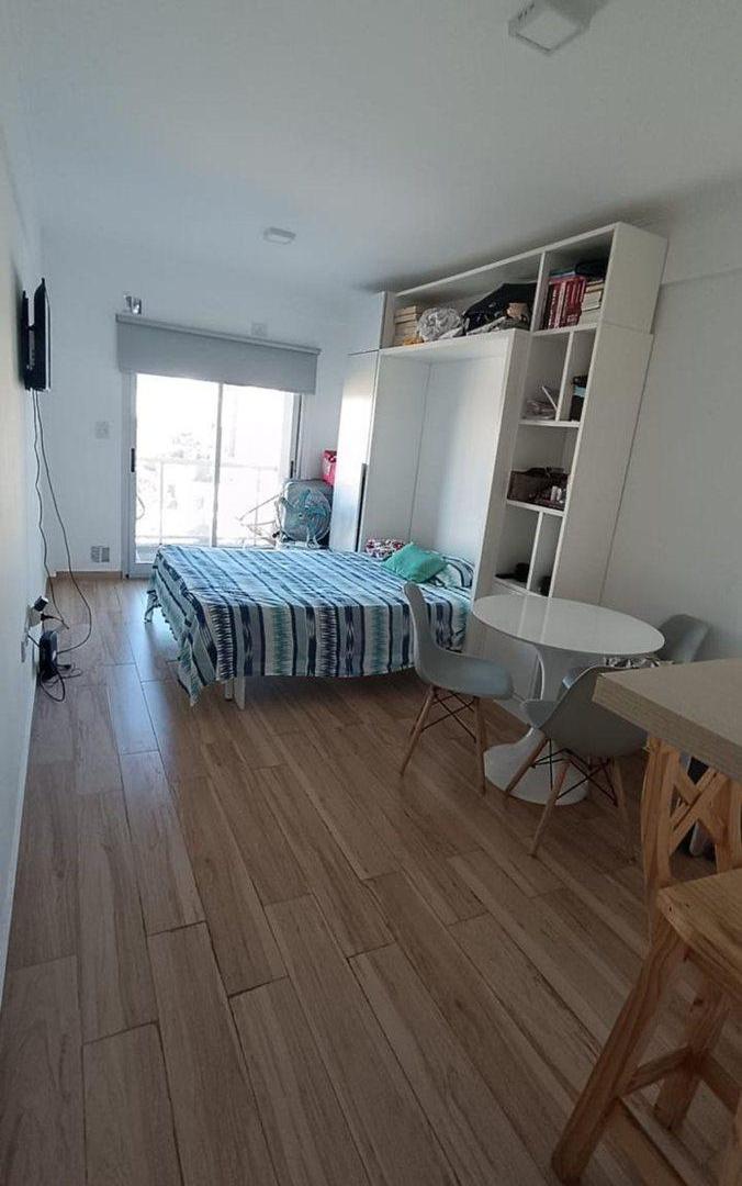 ALQUILER MONOAMBIENTE AMUEBLADO AL FRENTE C/BALCON