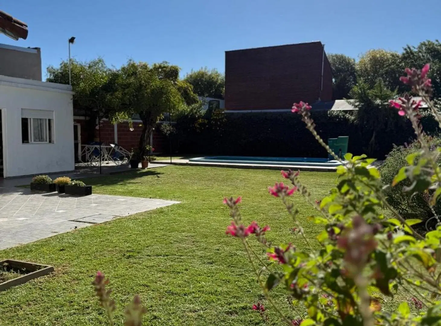 Casa de 3 dormitorios con pileta. 3