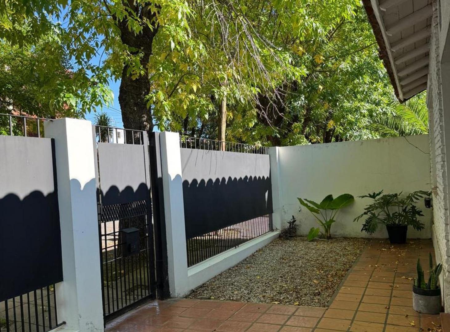 Foto de Casa de 3 dormitorios con pileta., imagen 2