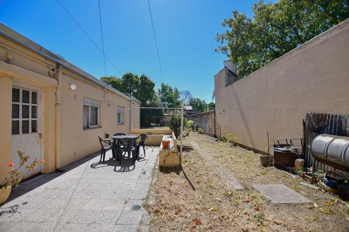 Venta Casa 2 Dormitorios A Refaccionar La Plata 4
