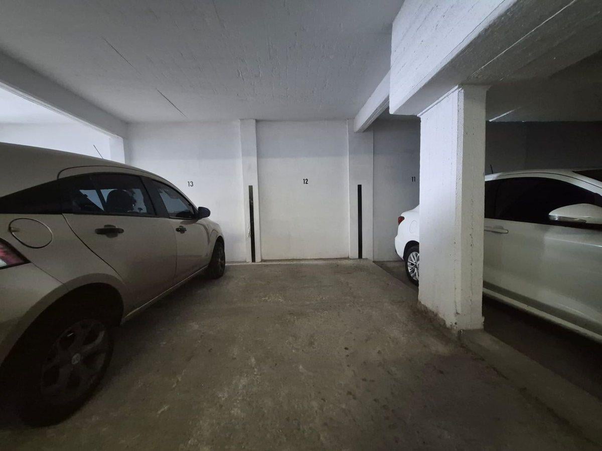 cochera centrica en venta