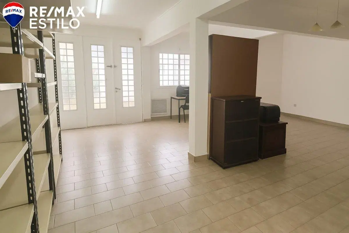 Casa en venta 2 dormitorios con cochera, La Plata 4