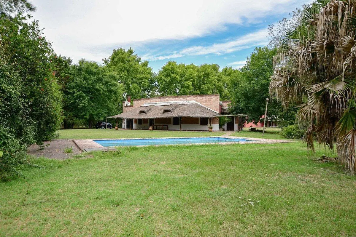 CASA QUINTA Y SALÓN DE EVENTO EN VENTA, EST. CHICA 3