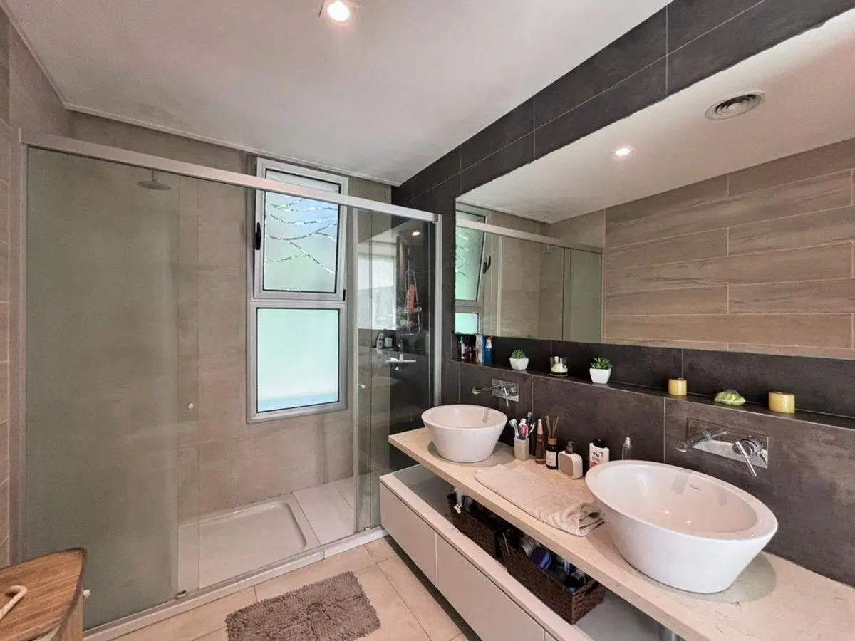 Venta de casa de 3 dormitorios en barrio cerrado 3