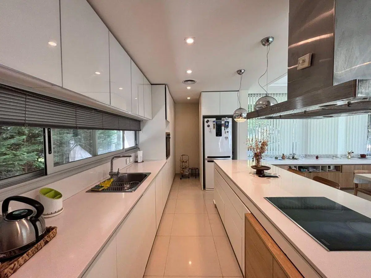 Venta de casa de 3 dormitorios en barrio cerrado 4