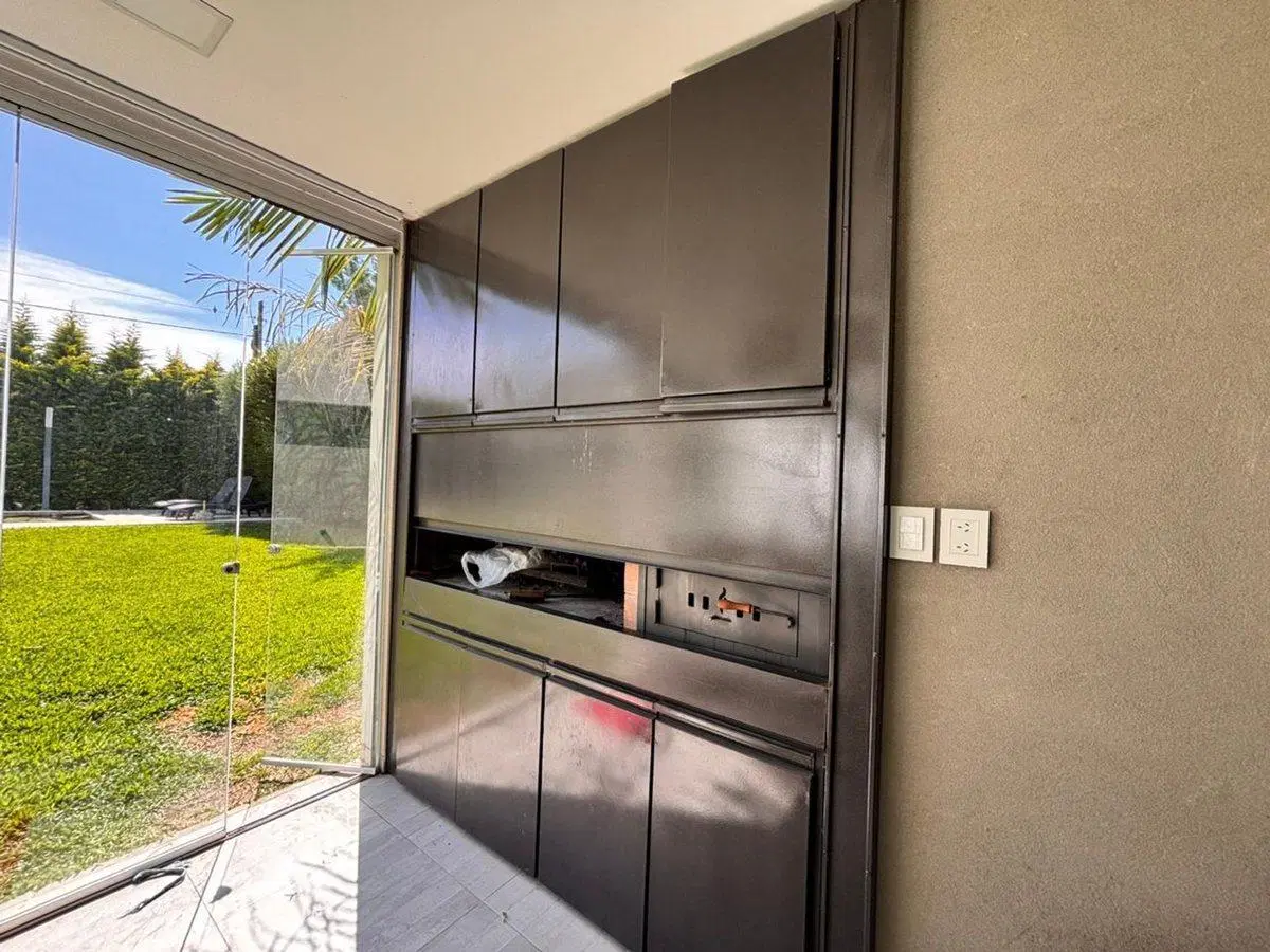 Venta de casa de 3 dormitorios en barrio cerrado 4
