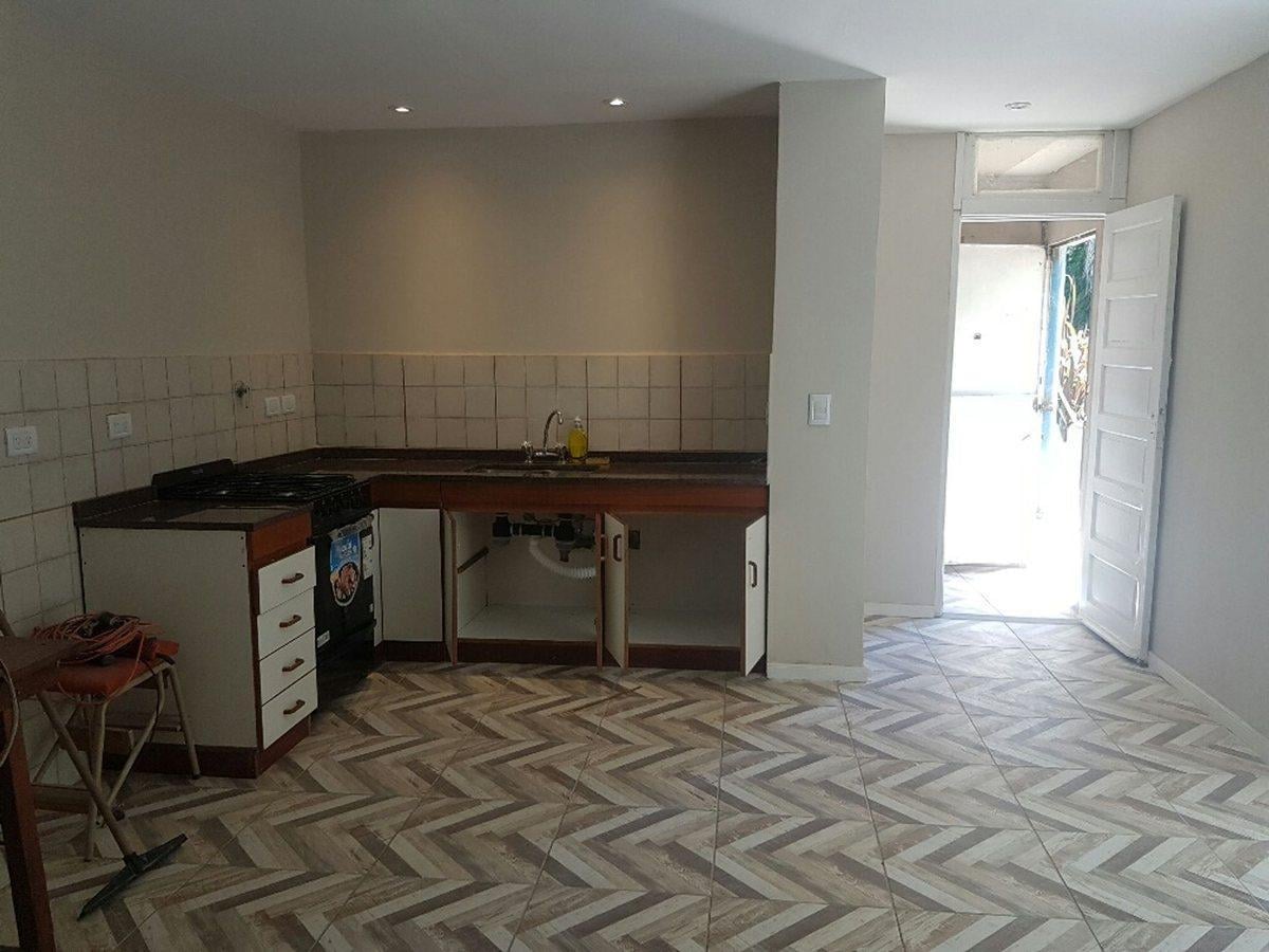 Casa c/gran terreno,buena ubicacion, Barrio Parque