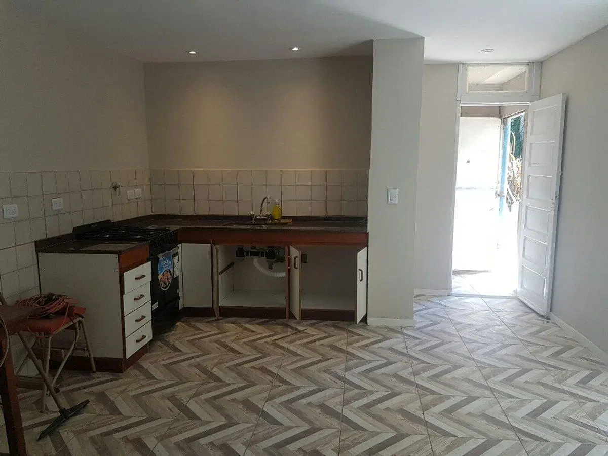 Casa c/gran terreno,buena ubicacion, Barrio Parque 4