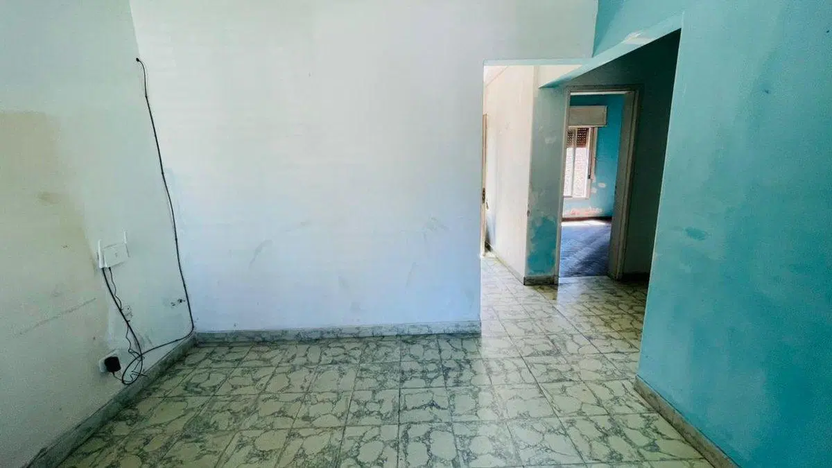 CASA EN VENTA A REFACCIONAR - LOS HORNOS 3