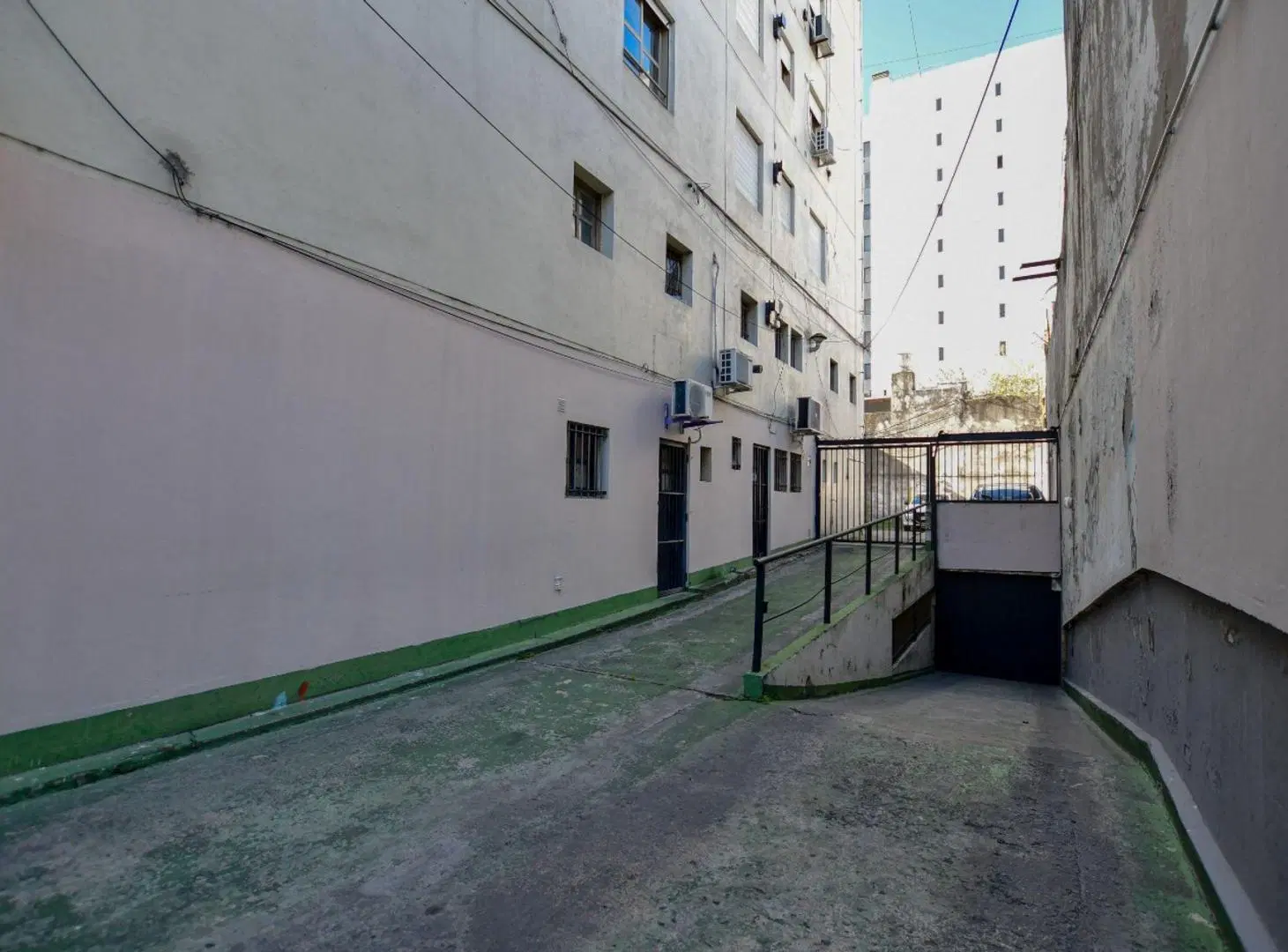 UF de 6 cocheras alquiladas y terraza 3