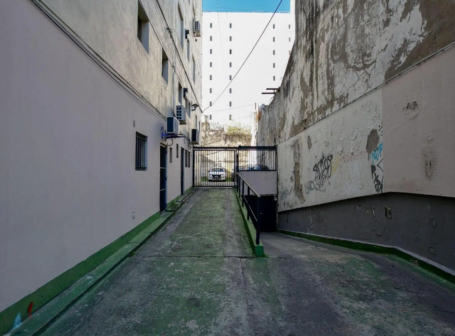 UF de 6 cocheras alquiladas y terraza 4