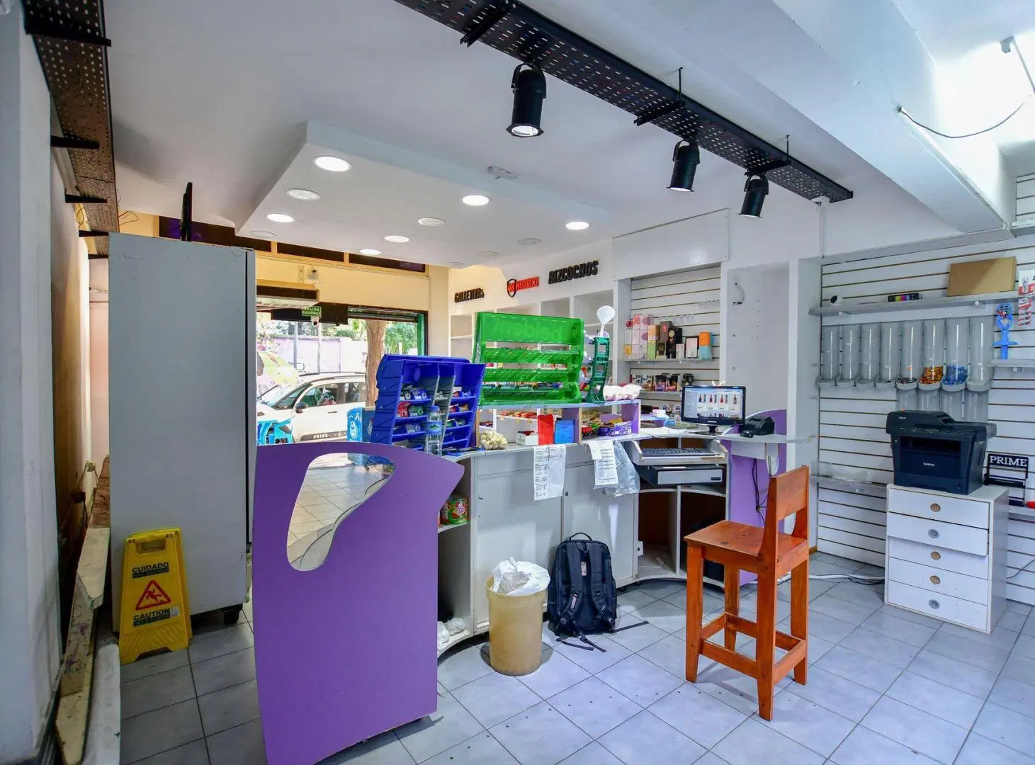 Local comercial c/ entrepiso Alquilado kiosco 4