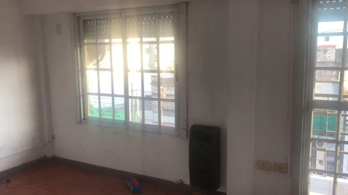 Depto.3 ambientes,2 dormi.Quilmes Centro,c/cochera 4