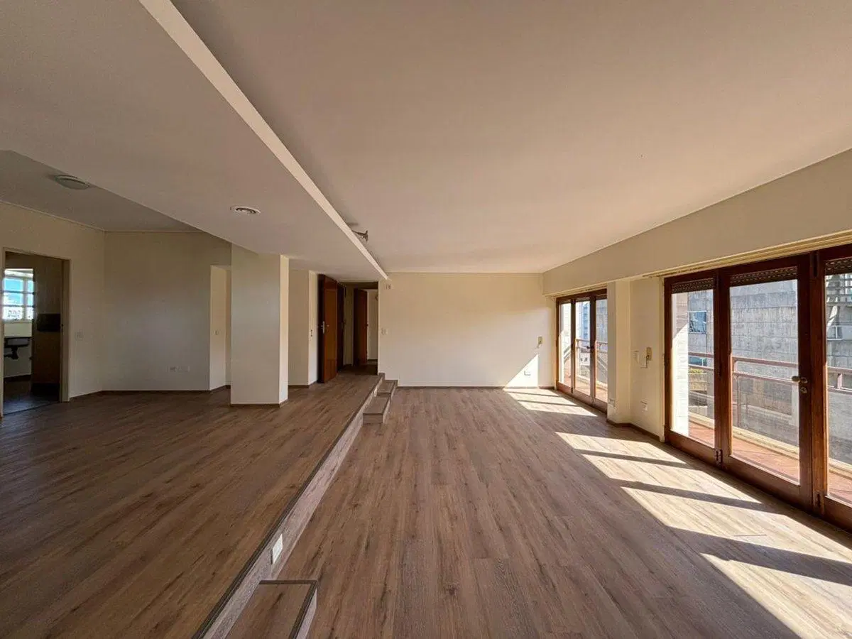 Venta de piso de 3 dormitorios en La Plata 4