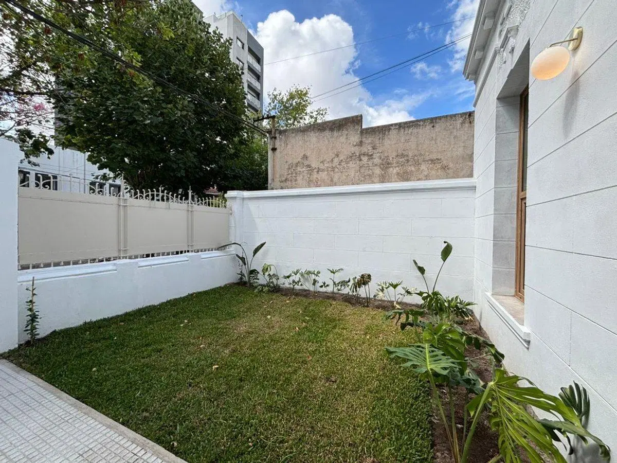 Venta de casa en La Plata, 2 dormitorios premium. 4