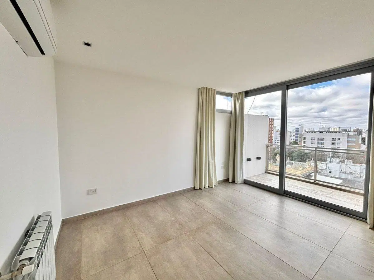 Venta de departamento de 3 dormitorios en La Plata 4