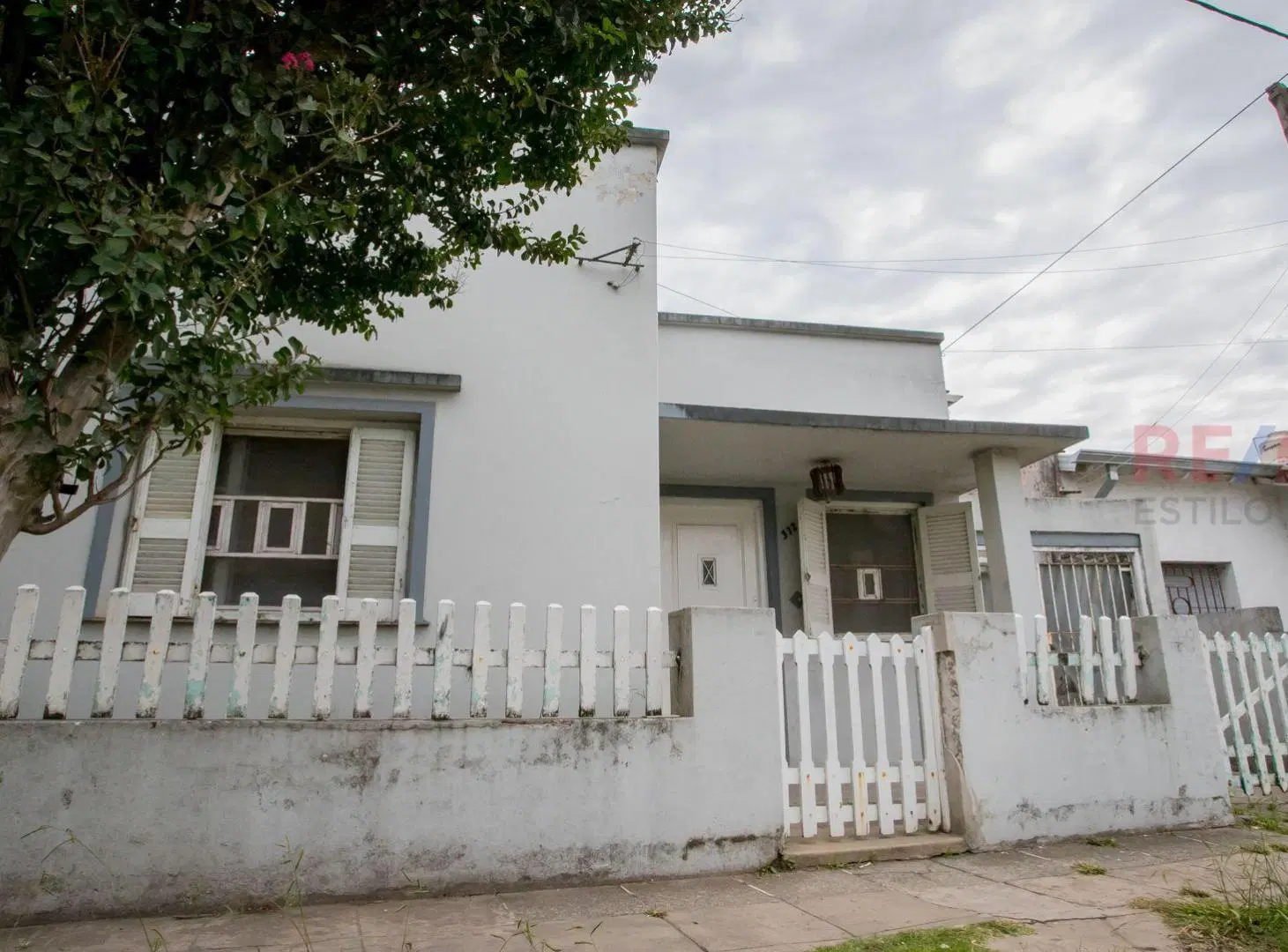 Casa a refaccionar en venta - La Plata 3