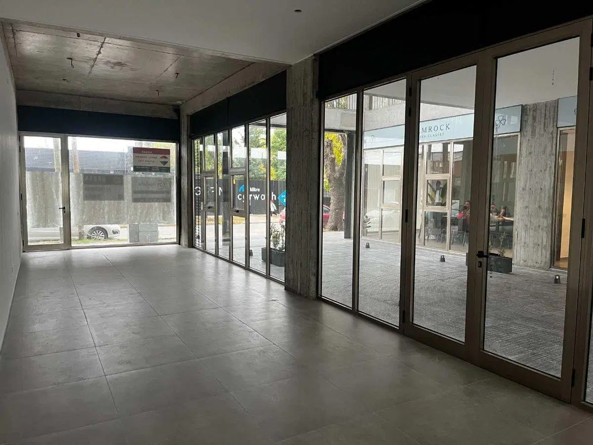 LOCAL EN ALQUILER 138 Y 485 DISTRITO GORINA 2