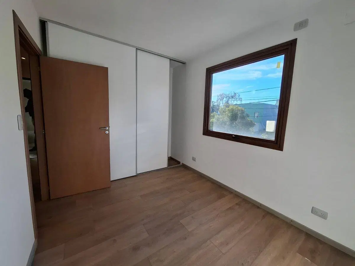 Duplex de categoria Apto Banco - Gonnet 4