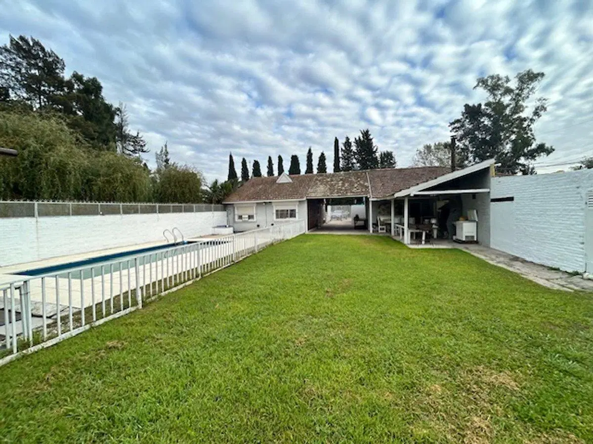 EL PATO CASA CON LOCALES EN VENTA 4