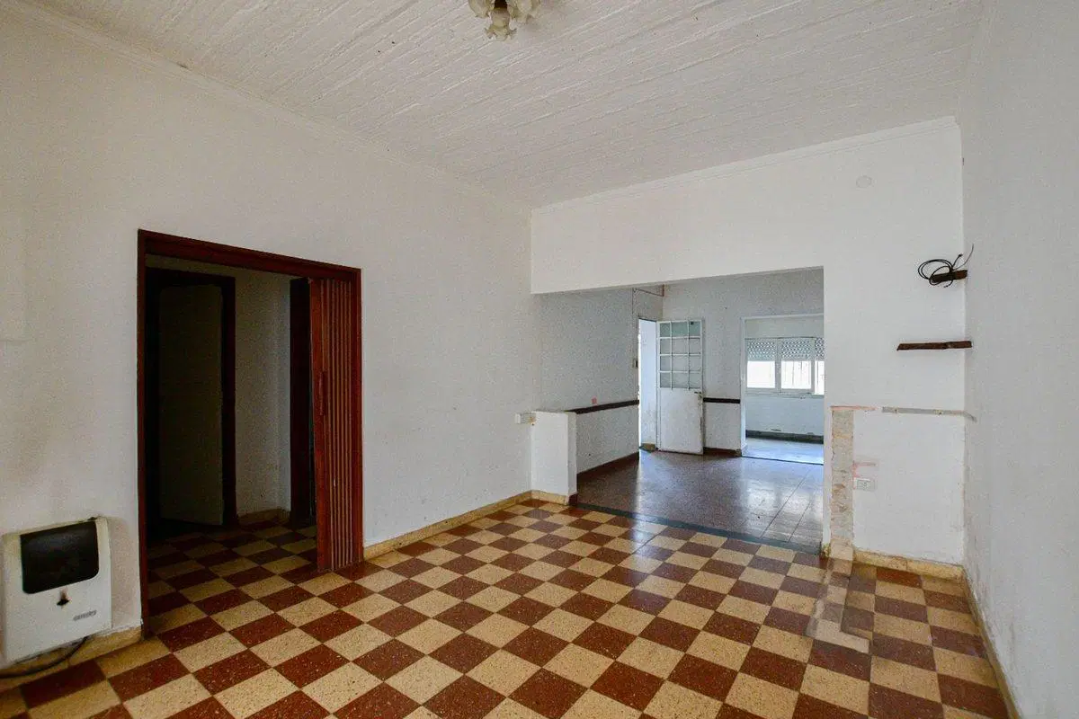 VENTA CASA A REFACCIONAR, OPORTUNIDAD! 2